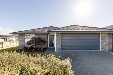 Photo of property in 56 Te Kio Crescent, Papamoa Beach, Papamoa, 3118