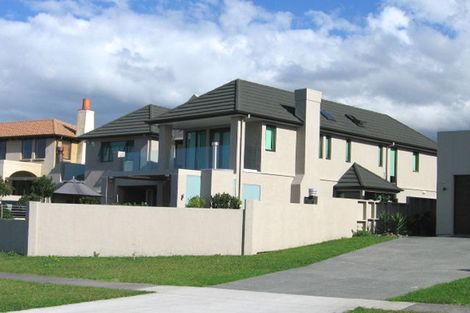 Photo of property in 9 Onemana Way, Te Atatu Peninsula, Auckland, 0610