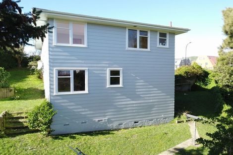 Photo of property in 33 Castor Crescent, Cannons Creek, Porirua, 5024
