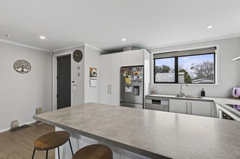 Photo of property in 15 Discovery Place, Marfell, New Plymouth, 4310