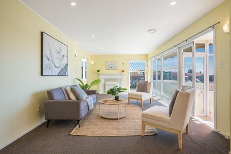 Photo of property in 140 Mana Esplanade, Paremata, Porirua, 5026