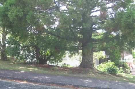 Photo of property in 16 Deuxberry Avenue, Northcote, Auckland, 0627