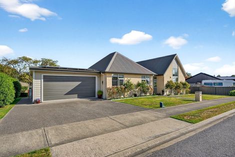 Photo of property in 13 Tarata Grove, Lansdowne, Masterton, 5810