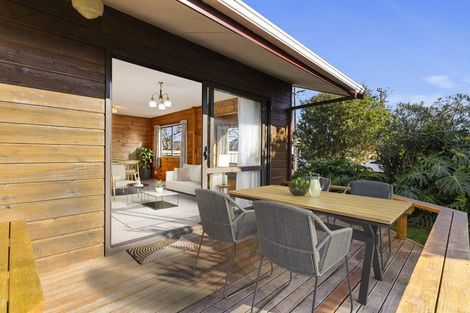 Photo of property in 10 Eastern Beach Road, Eastern Beach, Auckland, 2012