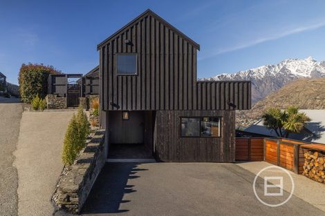 Photo of property in 19 Stone Ridge Place, Queenstown, 9300