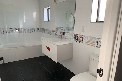 Photo of property in 52 Kirby Street, Glendene, Auckland, 0602