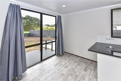 Photo of property in 36 Seaward Place, Wattle Downs, Auckland, 2103