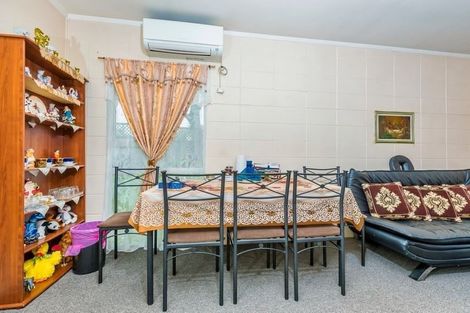 Photo of property in 1/38 Edmonton Road, Henderson, Auckland, 0612