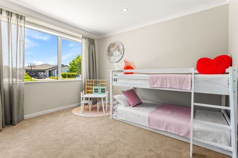 Photo of property in 6 Coote Way, Kumeu, 0810