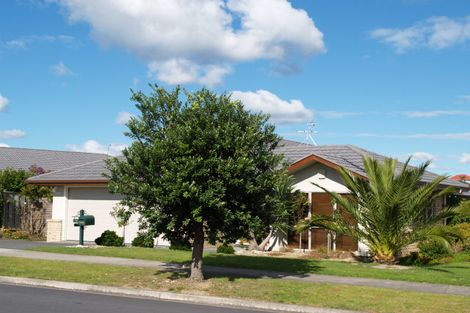 Photo of property in 14 Stellamaris Way, Northpark, Auckland, 2013