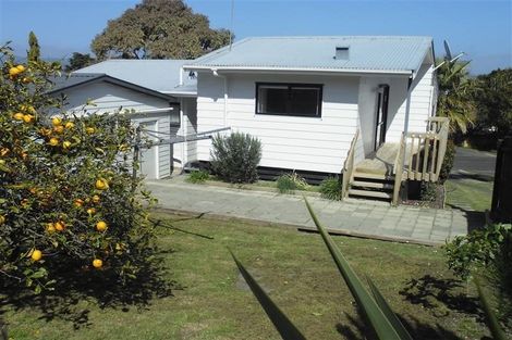 Photo of property in 1/28 Pahi Place, West Harbour, Auckland, 0618