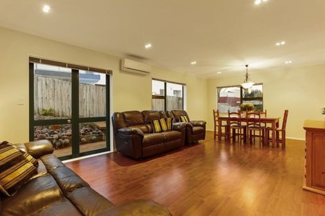 Photo of property in 34 Savoy Road, Orewa, 0931