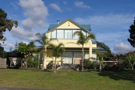Photo of property in 20 Courtney Place, Pauanui, Hikuai, 3579