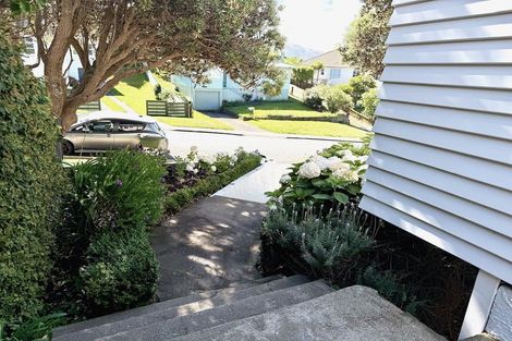 Photo of property in 41 Raroa Terrace, Tawa, Wellington, 5028