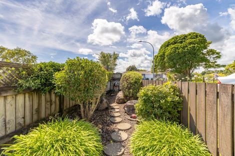Photo of property in 6 Milne Place, Merrilands, New Plymouth, 4312