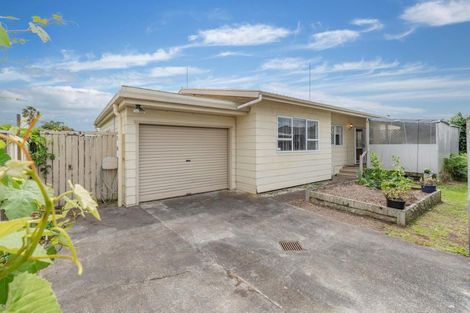 Photo of property in 2/21 Rollerson Street, Papakura, 2110