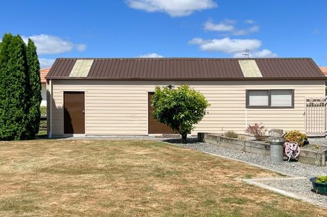 Photo of property in 8 Daffodil Grove, Carterton, 5713