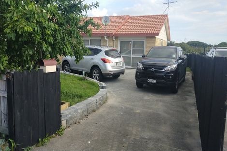 Photo of property in 2/28 Horlicks Place, Randwick Park, Auckland, 2105