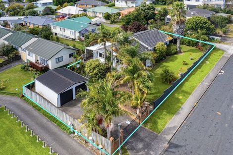 Photo of property in 14 Roick Parade, Glen Eden, Auckland, 0602