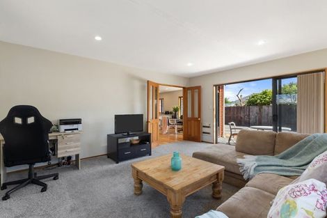 Photo of property in 2/3 Worthy Street, Ilam, Christchurch, 8041