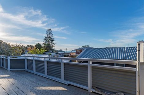 Photo of property in 3 Turei Road, Kawakawa Bay, Papakura, 2585