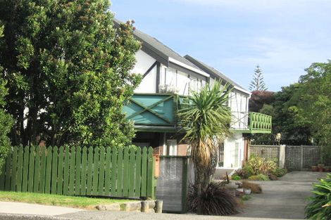 Photo of property in 6 Ngapotiki Street, Paraparaumu Beach, Paraparaumu, 5032