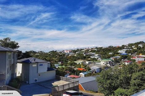 Photo of property in 17 Kopiko Way, Brooklyn, Wellington, 6021