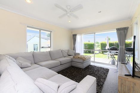 Photo of property in 72 Salisbury Road, Birkdale, Auckland, 0626
