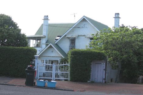 Photo of property in 42 Omahu Road, Greenlane, Auckland, 1051