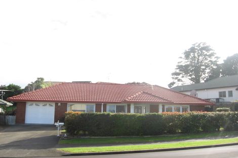 Photo of property in 2/21 Stewart Gibson Place, Manurewa, Auckland, 2105
