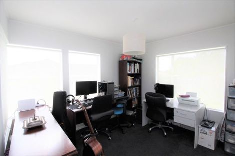 Photo of property in 25 Esther Place, Red Beach, 0932