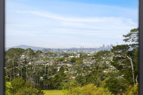 Photo of property in 85c Lake Panorama Drive, Henderson Valley, Auckland, 0614