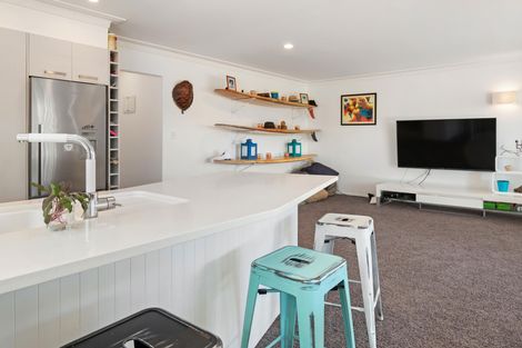 Photo of property in 35 Ocean View Road, Waihi Beach, 3611