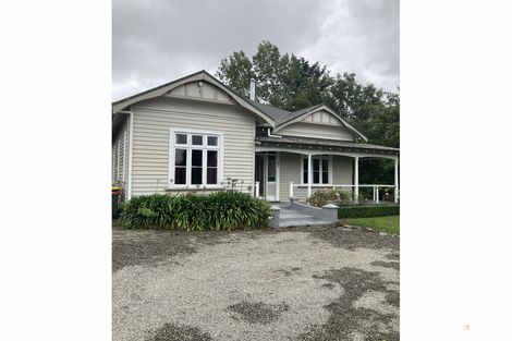 Photo of property in 52 Timaru Road, Waimate, 7924