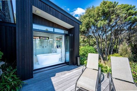 Photo of property in 6890 Christchurch Akaroa Road, Takamatua, 7581
