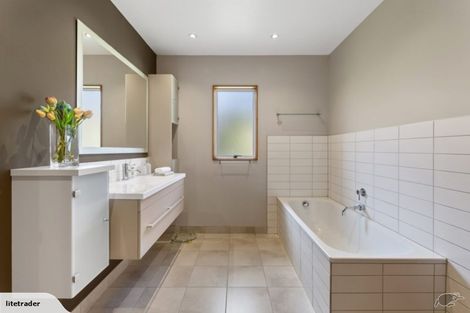 Photo of property in 6 Chedworth Drive, Glenfield, Auckland, 0629