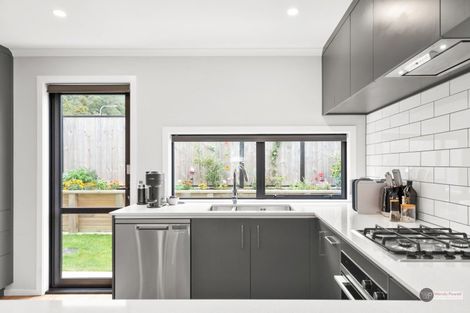 Photo of property in 11 Desert Gold Lane, Wallaceville, Upper Hutt, 5018