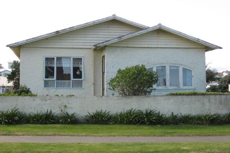 Photo of property in 42 Seafront Road, Castlecliff, Whanganui, 4501