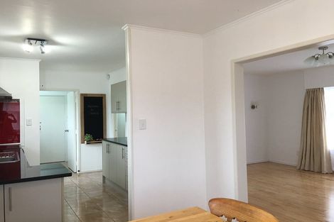 Photo of property in 22 Lynden Avenue, Hillcrest, Auckland, 0627