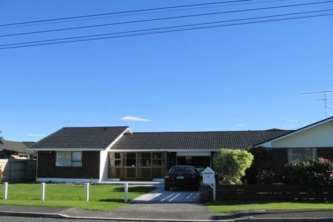 Photo of property in 48 Edward Avenue, Orewa, 0931
