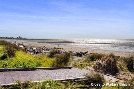 Photo of property in 84 Broadway, Waitara, 4320