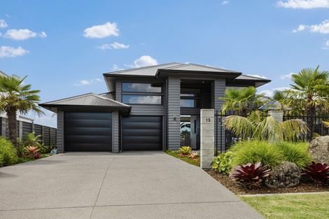 Photo of property in 13 Awatea Drive, Whitianga, 3510