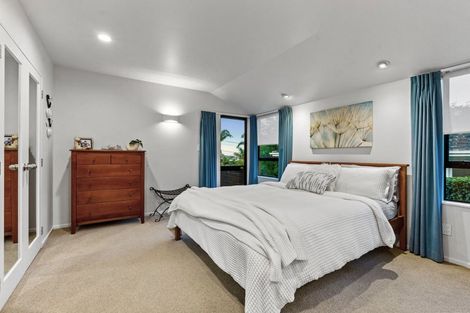 Photo of property in 43 Braemar Road, Rothesay Bay, Auckland, 0630