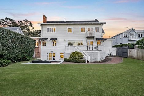 Photo of property in 207 Hurstmere Road, Takapuna, Auckland, 0622