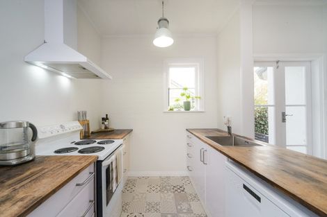 Photo of property in 90 Savage Crescent, West End, Palmerston North, 4412