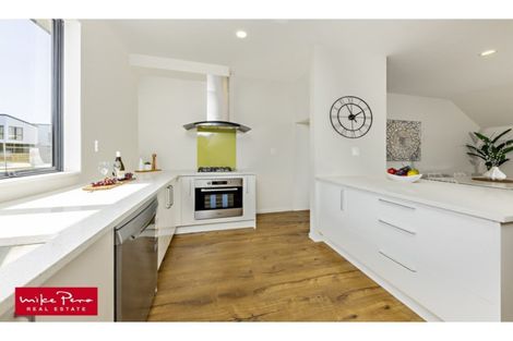 Photo of property in 8 Te Aparangi Crescent, Papakura, 2110