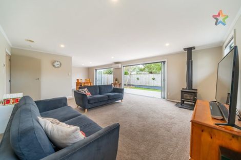 Photo of property in 51 Bristol Square, Hutt Central, Lower Hutt, 5010