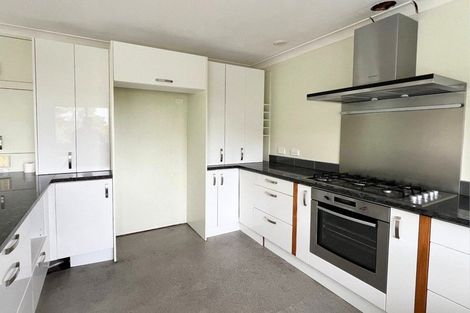 Photo of property in 1070 Scenic Drive North, Swanson, Auckland, 0816