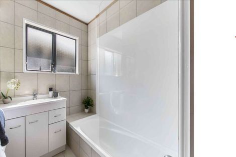 Photo of property in 39 Catalina Crescent, Forrest Hill, Auckland, 0620