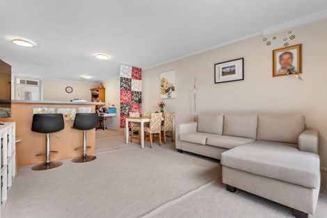 Photo of property in The Haven, 22/120 Beach Haven Road, Beach Haven, Auckland, 0626